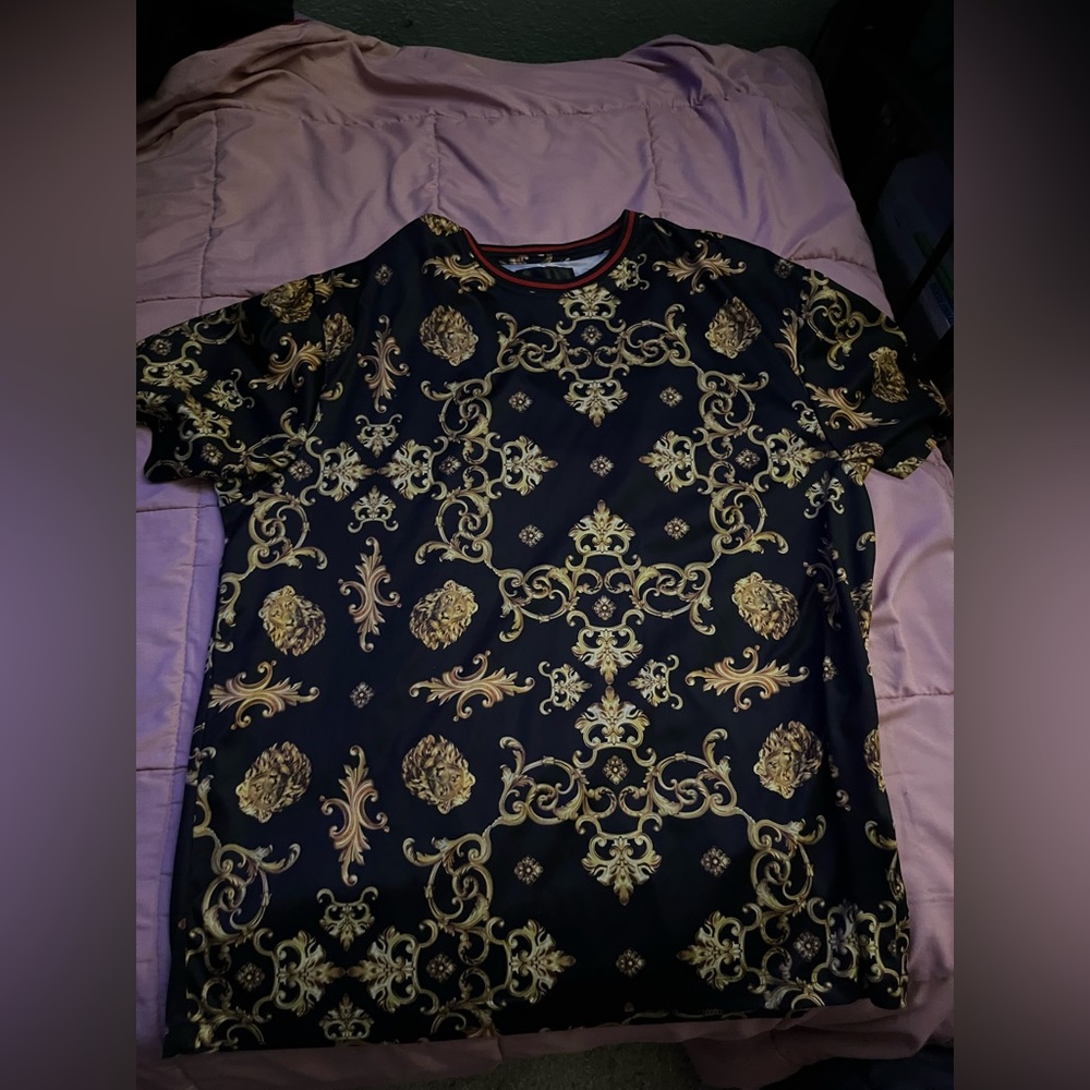 oversized T-shirt